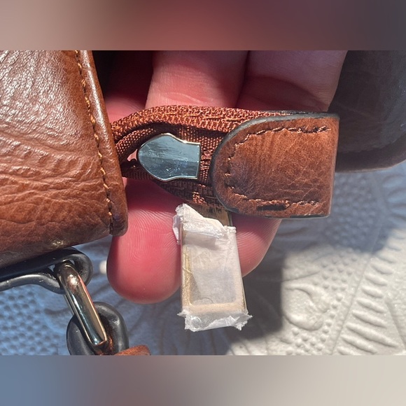 NWT Brown Isabelle Vegan Leather Adjustable Strap Shoulder Bag - Picture 8 of 11